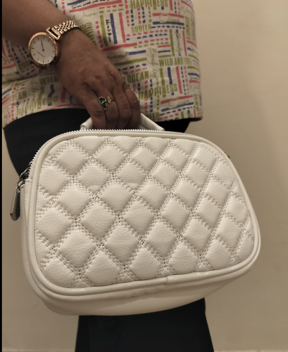 White Leather hand purse with 3 chain pockets