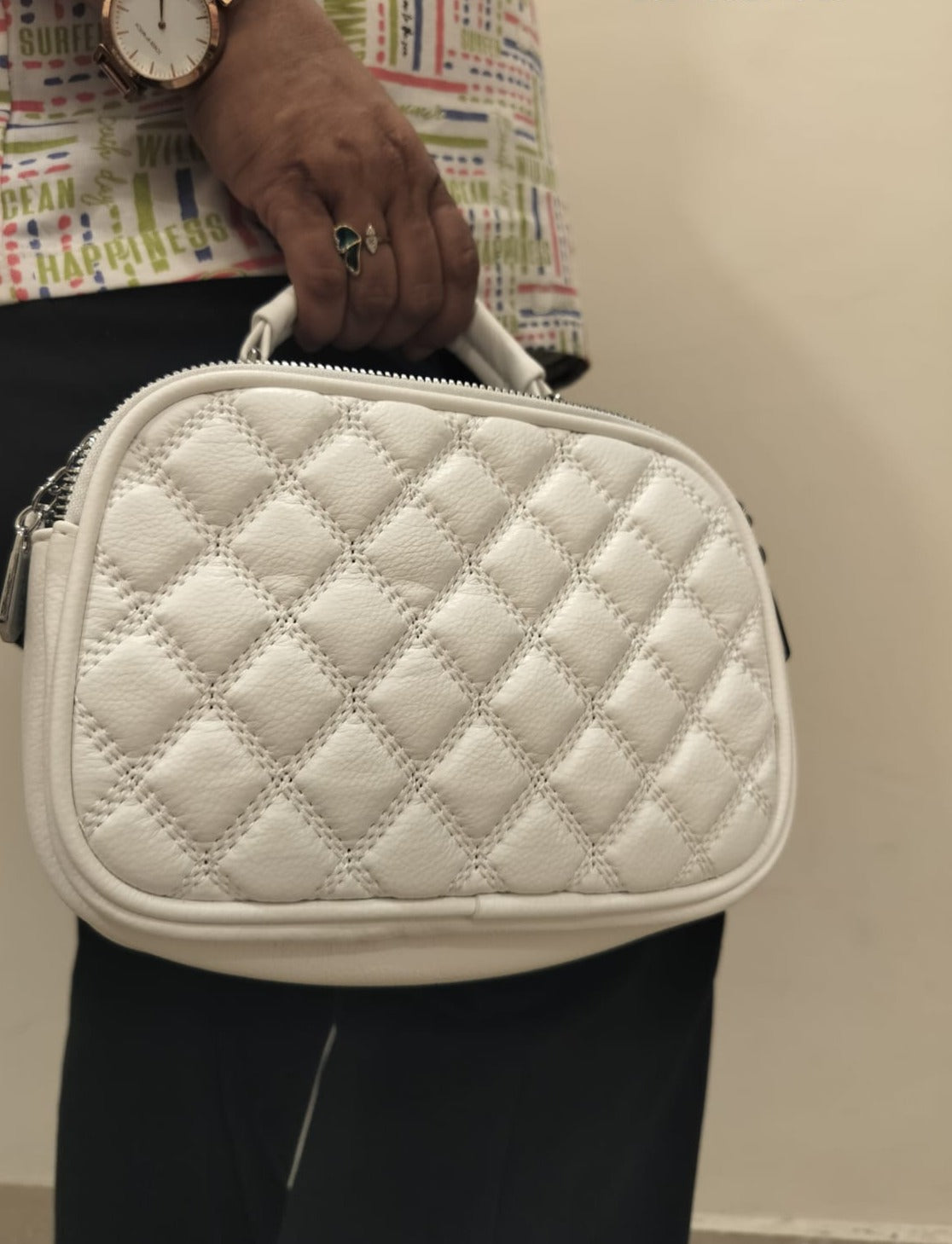 White Leather hand purse with 3 chain pockets