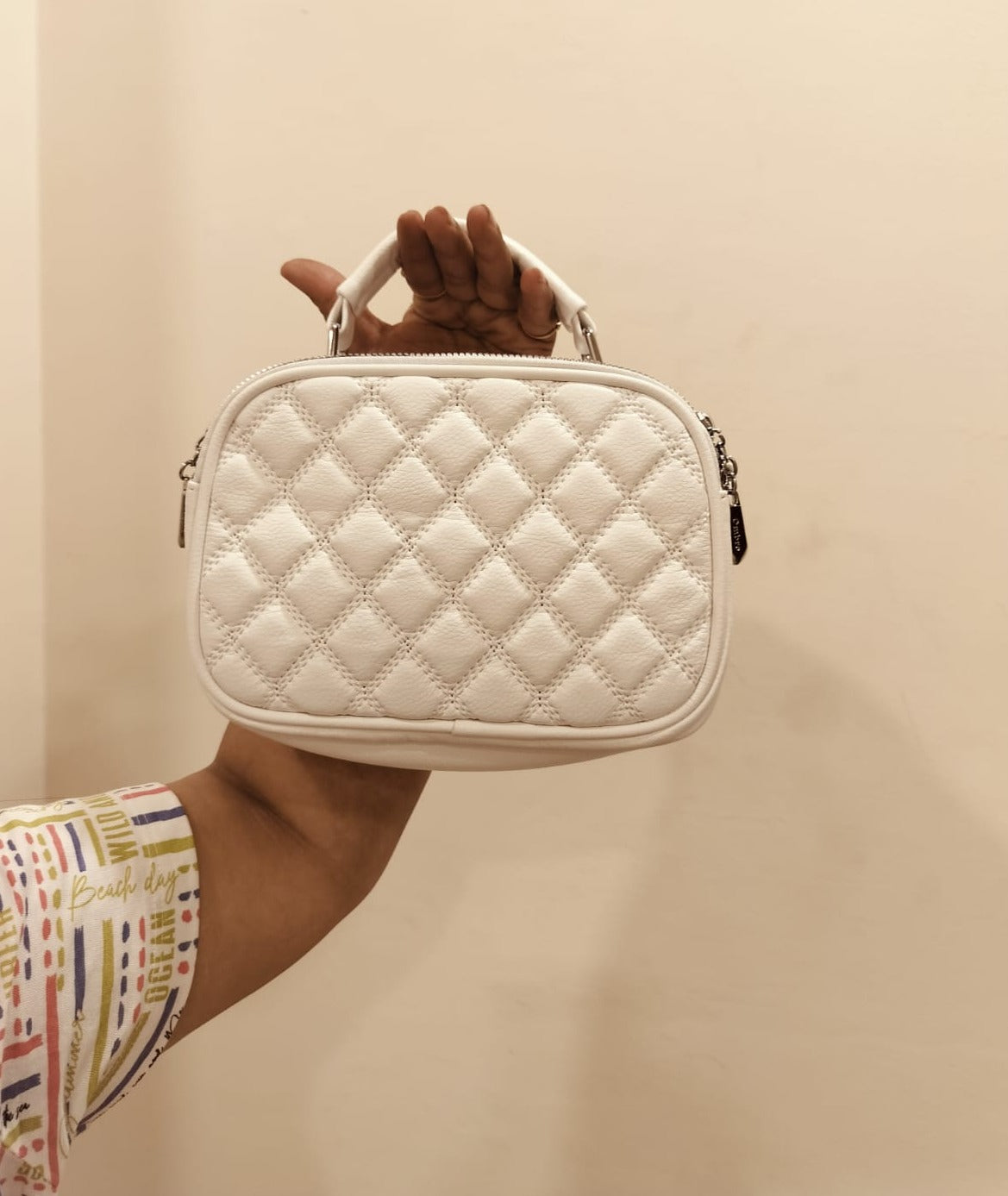 White Leather hand purse with 3 chain pockets