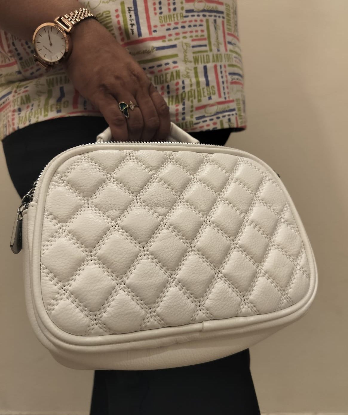 White Leather hand purse with 3 chain pockets
