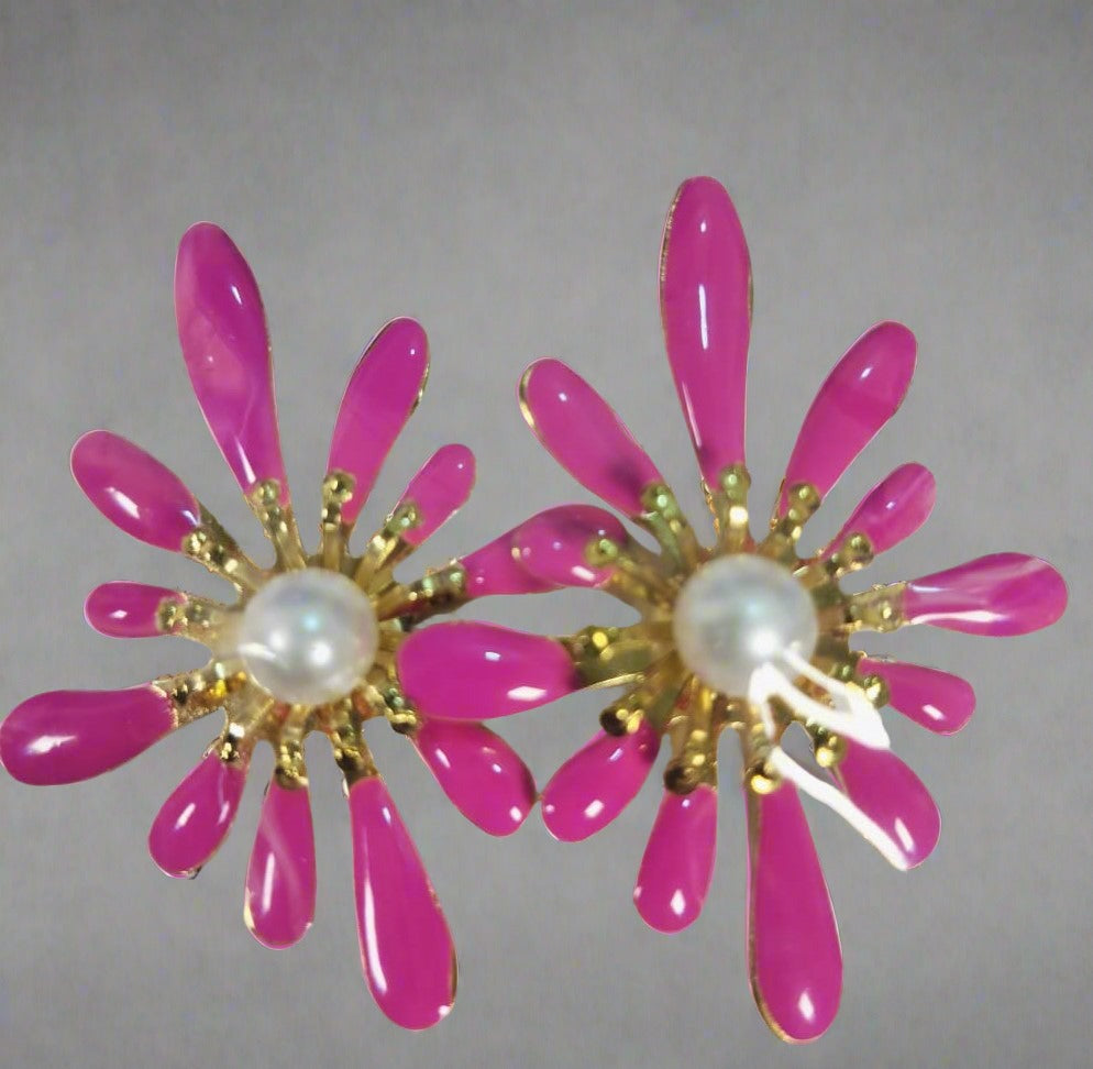 Pink Korean flower earrings with gold accents and central pearl detail