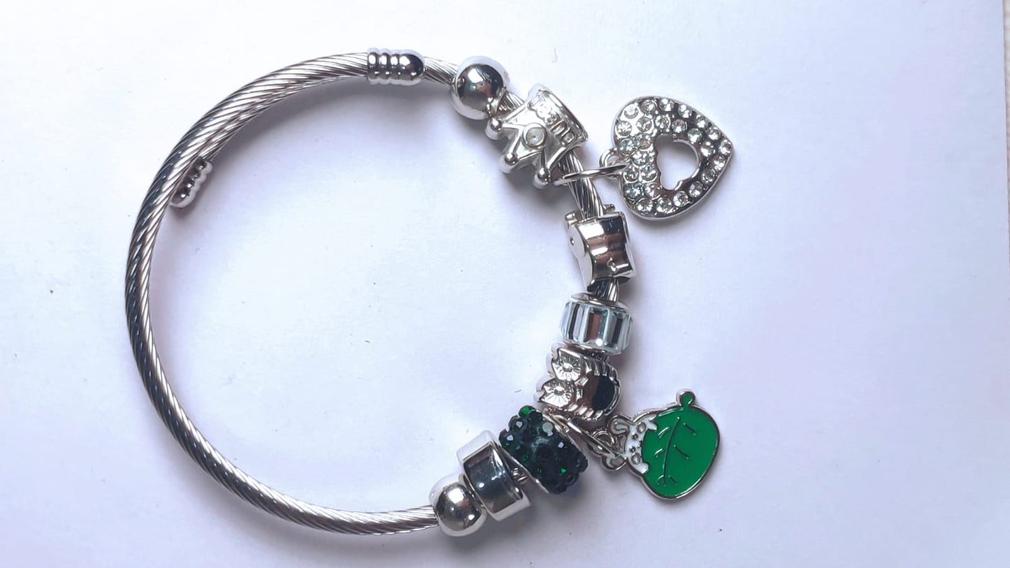 Wincham Fashion House Korean money magnet bracelet silver charm bracelet with heart and leaf pendants