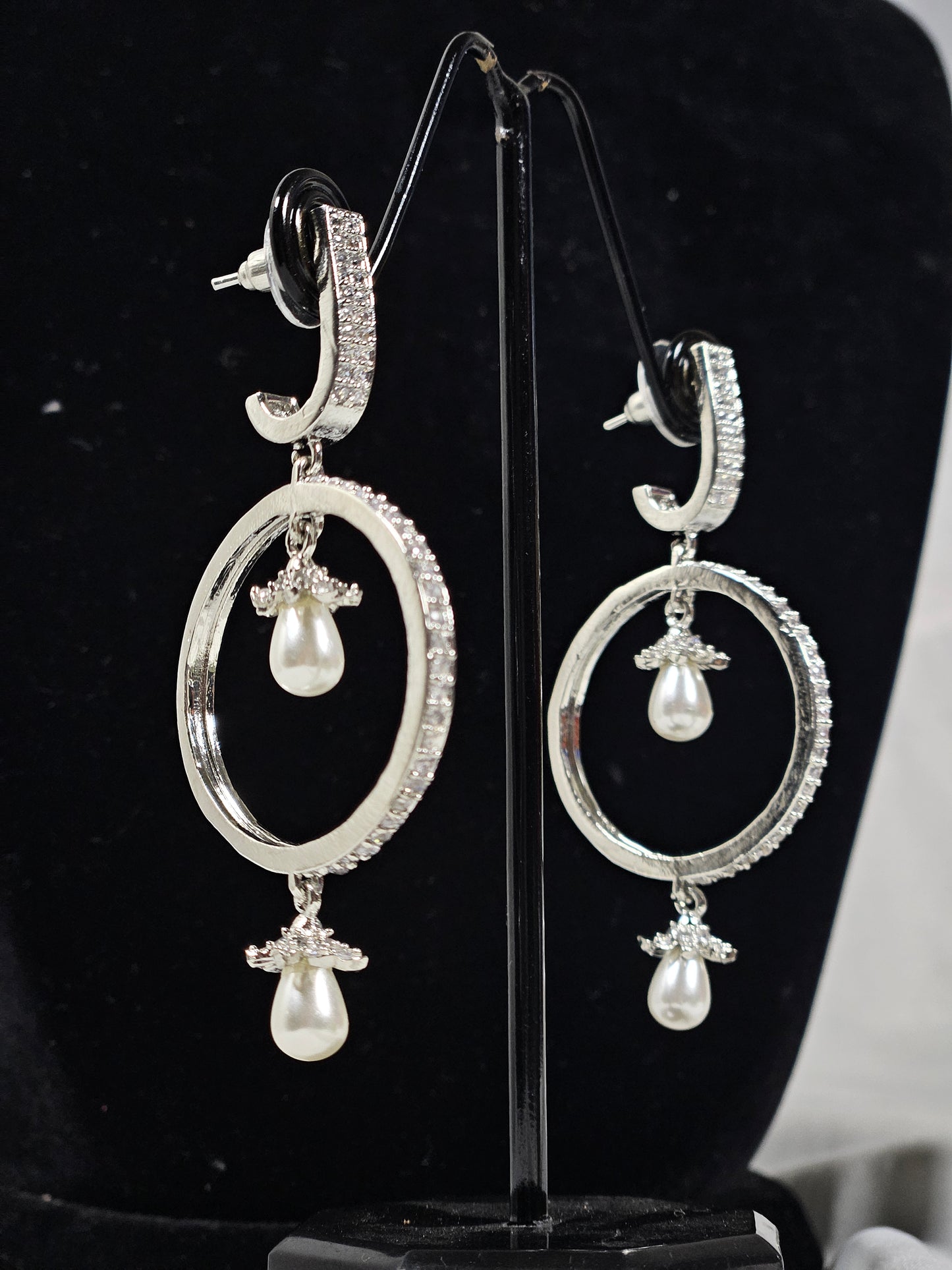 Wincham Fashion House round drop AD earrings with pearls in silver-tone with crystal accents