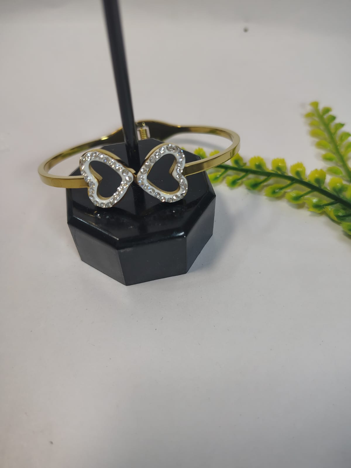 Heart Motif Brecelet