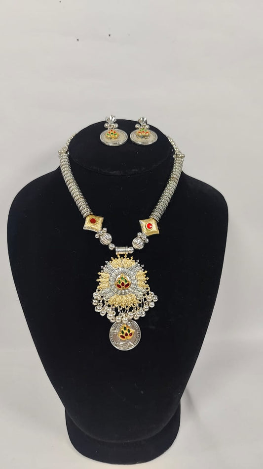 Elegant fusion necklace set for women with intricate design and matching earrings