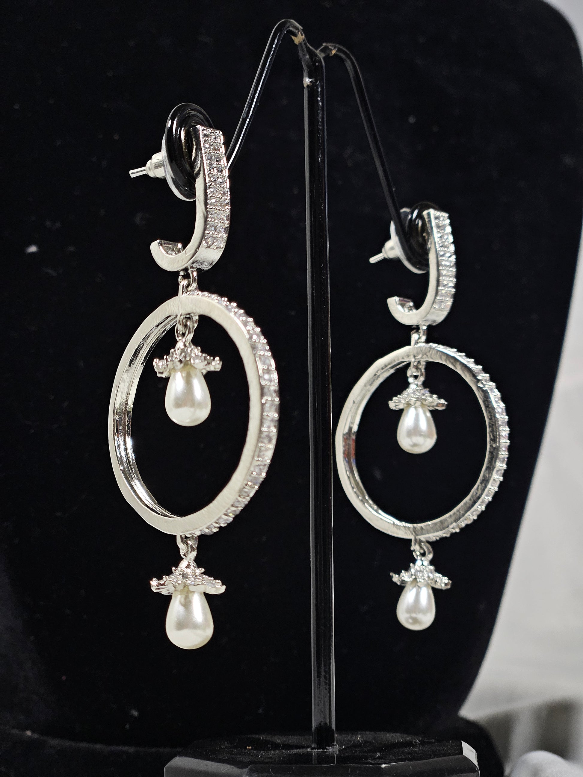 Wincham Fashion House round drop AD earrings with pearls in silver-tone with crystal accents